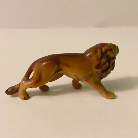 Vintage  Miniature Lion Porcelain Figurine 2.25 Inch Long Small Figure - Picture 4 of 13